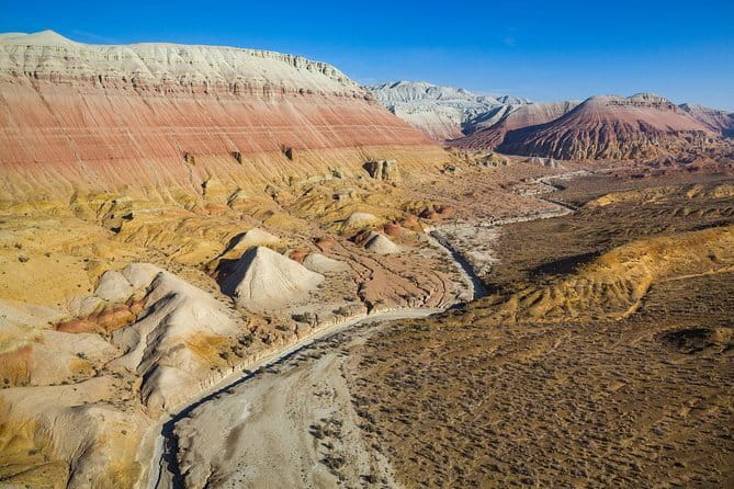 4-Day Altyn Emel Park + Kolsai & Kaindy Lakes + Charyn Canyon jeep-tour - Day 2: The red and white folds of the Aktau Mountains