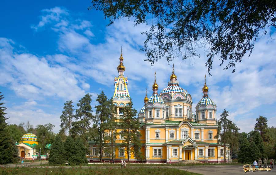Almaty: City Tour with Mountain Visit - Ascension Cathedral and 28 Panfilov Square
