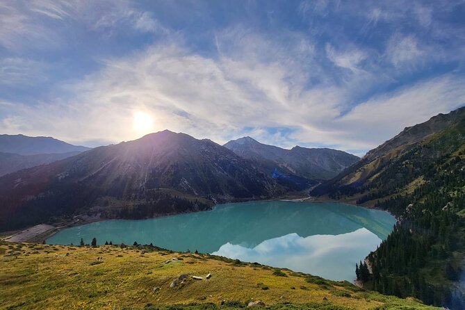 Big Almaty Lake tour private or group by car or hiking - Choosing between the 6-kilometer hike and the car option