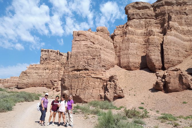 Charyn canyon - The three-kilometer walk through the canyon