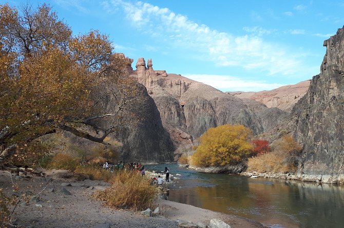 Charyn canyon - The guides and drivers shape the day