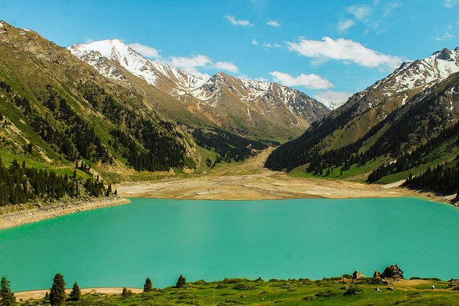 Medeu and Shymbulak + Big Almaty Lake and Falcon show (Private day-tour) - Why this private Almaty day tour works