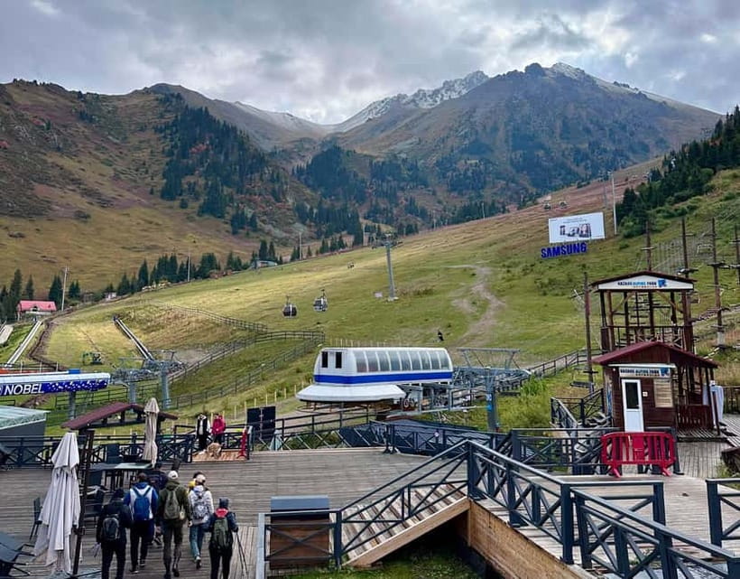 Small Group: Almaty Top 6 locations - Reading Almaty through the Green Bazaar